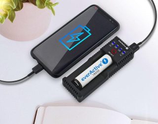 Зарядно устройство за LiIon/NiMh батерии 3,7v/1.2v универсално 1 гнездо USB Type C UC-100C EverActive
